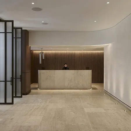 Vogue Hotel Montreal Downtown, Curio Collection By Hilton-3